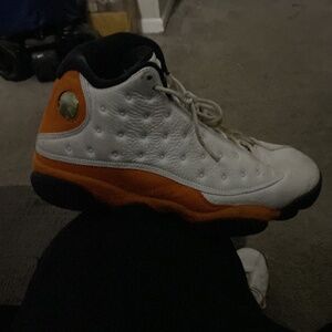 I am selling air Jordan’s 13 orange and white